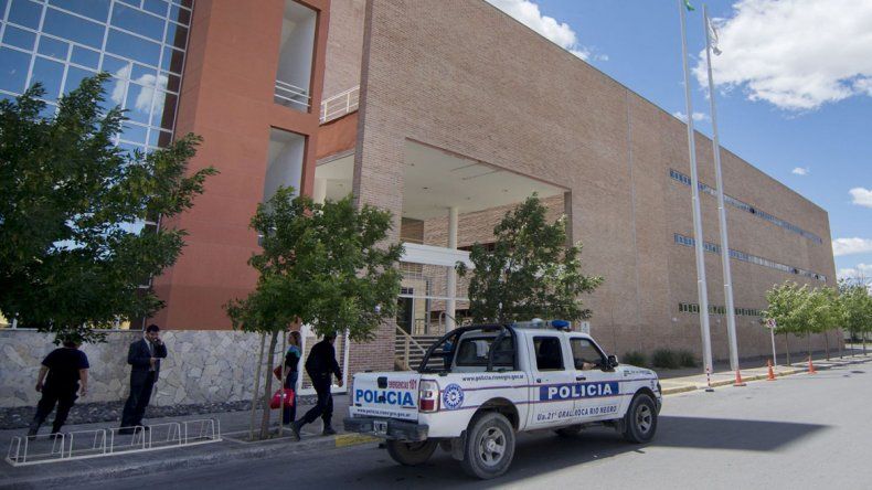 Un total de 102 armas desaparecieron de las instalaciones judiciales y se sumaron cinco más que estaban guardadas en una oficina de una Fiscalía.