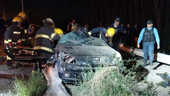 Terrible vuelco en la Ruta 7: dos jóvenes heridos