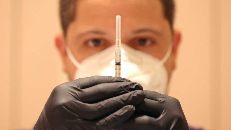 COVID-19: la vacuna evitó 20 millones de muertes