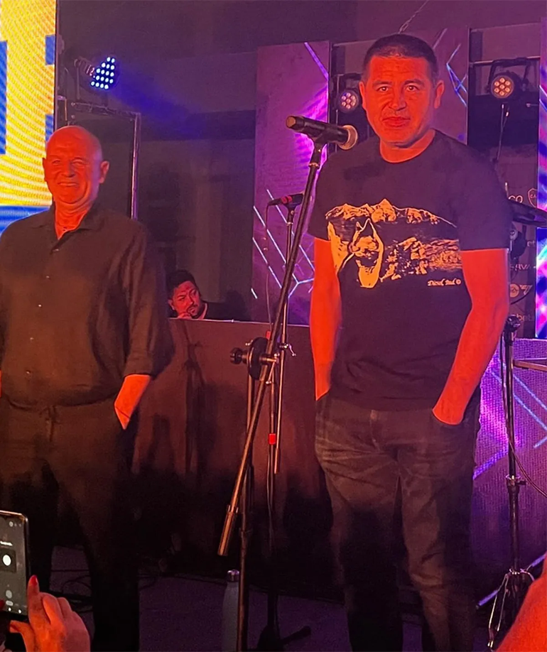 Riquelme dijo unas palabras en la cena de fin de año. Riquelme dijo unas palabras en la cena de fin de año.