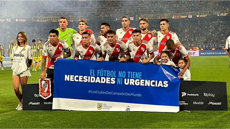River posó con un mensaje contra Javier Milei en su último partido. River posó con un mensaje contra Javier Milei en su último partido.
