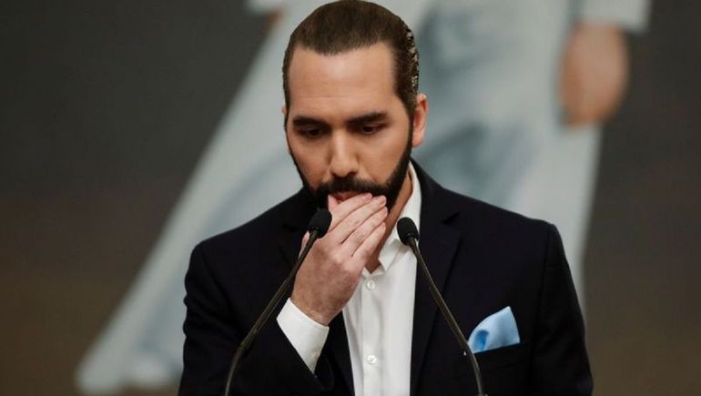 ¿Confusión? Ahora Bukele se compara con Hugo Chávez