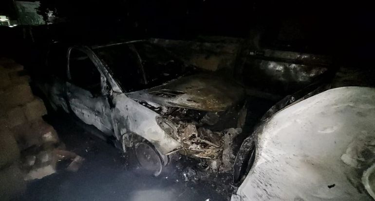 Varios de los rodados alcanzado por el fuego resultaron destruidos. Otros sufrieron daños de distinta gravedad. 
