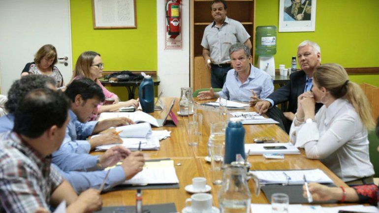 Monzani explicó a los concejales cómo será la histórica inversión en obra pública