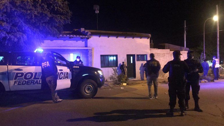 La Federal irrumpió en una juntada de adolescentes en Zapala