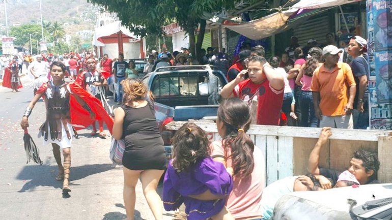 Balaceras en viacrucis de México dejan dos muertos
