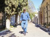 El guardián del cementerio de Neuquén: ¿cómo es trabajar cara a cara con la muerte?