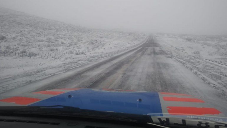 Aluminé y Villa Pehuenia se tiñeron de blanco con la nevada otoñal