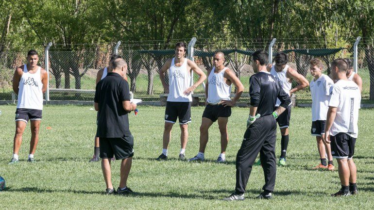 El equipo de Botella ya está en General Cerri para intentar sumar de a tres y escalar en las posiciones.