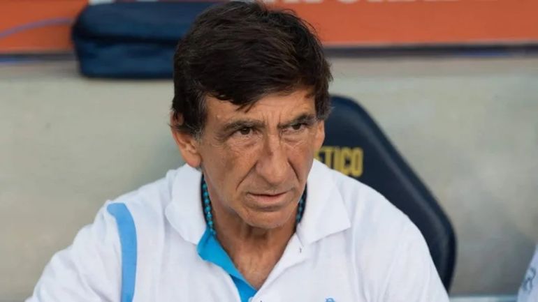 Gustavo Costas quiere reforzar la defensa Gustavo Costas quiere reforzar la defensa 