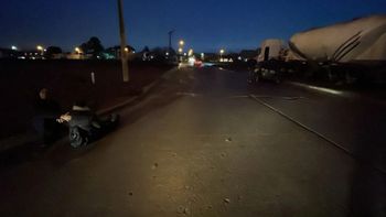 El accidente ocurrió a las 8.15 de este martes en Trelew, y la joven atropellada fue asistida en el lugar: el conductor dio alcoholemia negativa. El accidente ocurrió a las 8.15 de este martes en Trelew, y la joven atropellada fue asistida en el lugar: el conductor dio alcoholemia negativa.