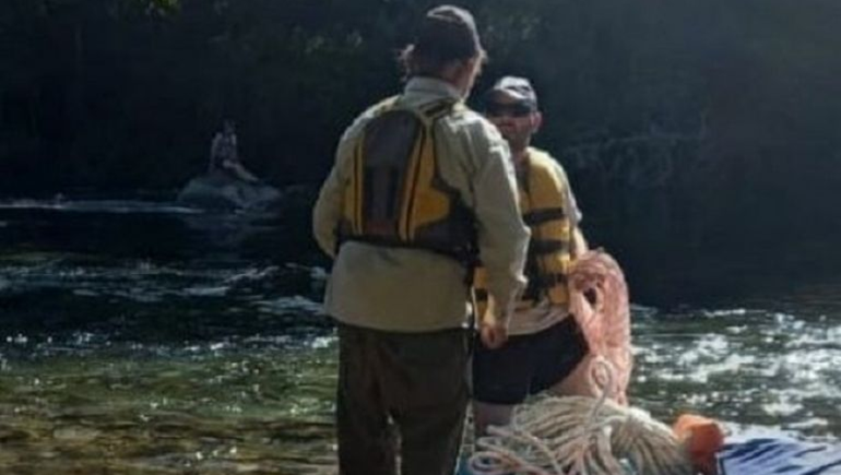 Pescaba en una zona prohibida, lo rescataron y fue multado