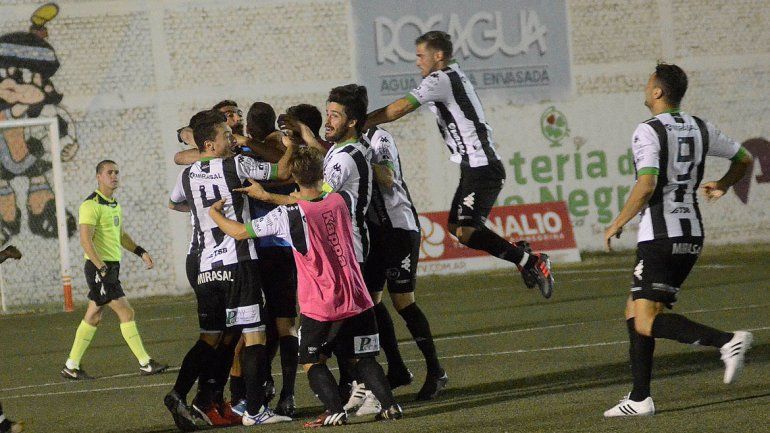 El Albinegro no pudo sostener la ventaja lograda en La Visera