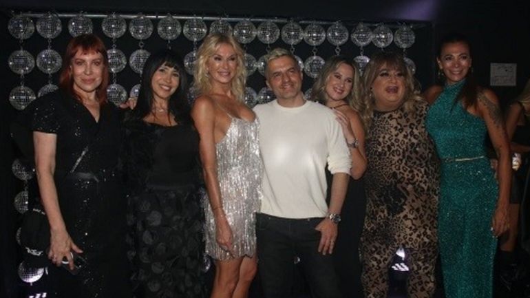 Yanina Latorre y sus compañeras y compañeros de LAM Yanina Latorre y sus compañeras y compañeros de LAM