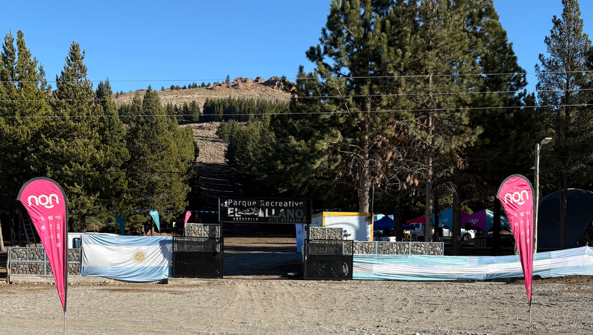 Se inauguró la temporada en el Parque de nieve El Llano: comida regional y actividades recreativas