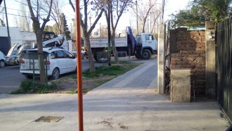 El depósito municipal de Plottier seguirá en el centro, a pesar de las quejas