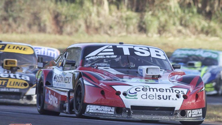 Urcera encabezando uno de los pelotones durante la final en Posadas.
