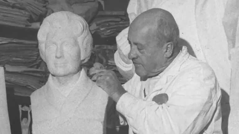 El famoso escultor Luis Perlotti fue un gran maestro de Atilio Morosín. El famoso escultor Luis Perlotti fue un gran maestro de Atilio Morosín.