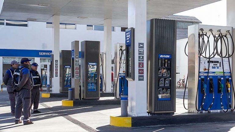 En febrero se vendió menos combustible que un año antes
