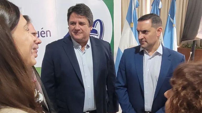 El Fiscal General, José Gerez, el intendente de Neuquén, Mariano Gaido, y el ministro de Seguridad de la provincia, Matías Nicolini. El Fiscal General, José Gerez, el intendente de Neuquén, Mariano Gaido, y el ministro de Seguridad de la provincia, Matías Nicolini.