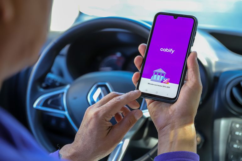 Cabify es la única empresa de Apps de movilidad que está operando con legalidad en la ciudad de Neuquén. Cabify es la única empresa de Apps de movilidad que está operando con legalidad en la ciudad de Neuquén.