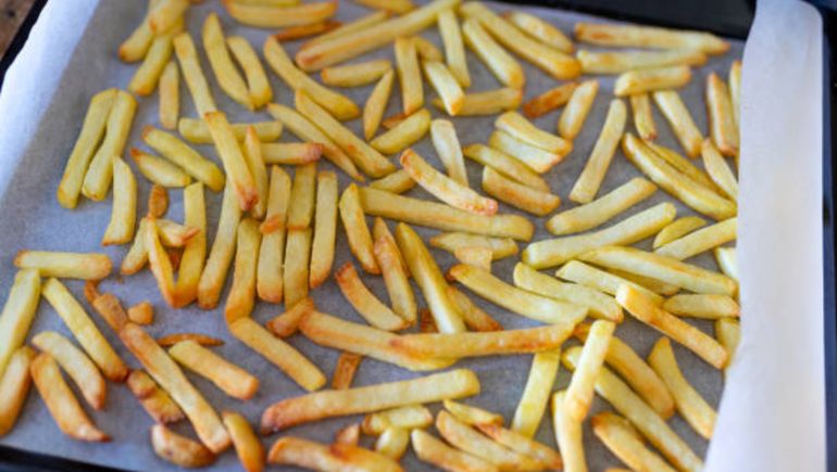 Trucos para que las papas no se peguen al horno. Trucos para que las papas no se peguen al horno.