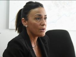 La fiscal habló con los medios este jueves, luego de presentarse voluntariamente a pedir que la Jusitcia investigue y ponerse a disposición. La fiscal habló con los medios este jueves, luego de presentarse voluntariamente a pedir que la Jusitcia investigue y ponerse a disposición.