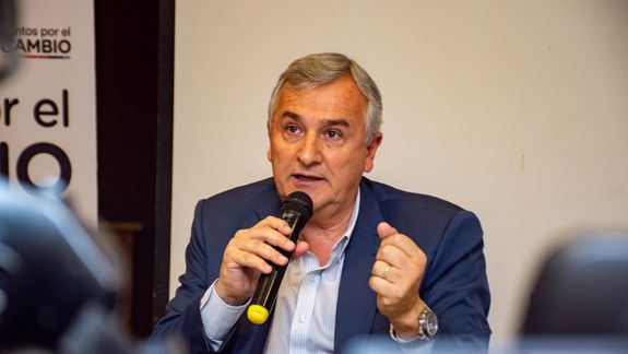 El gobernador de Jujuy fue internado de urgencia en Buenos Aires