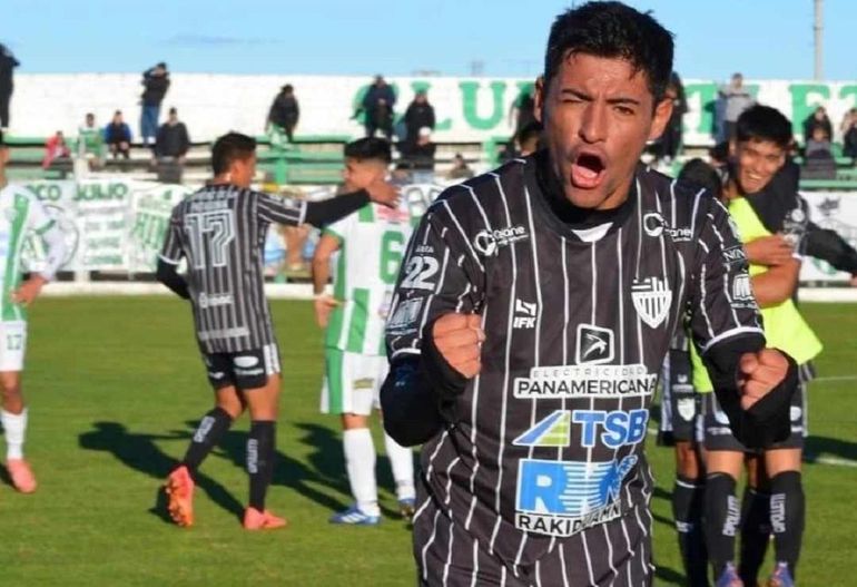 Santiago Jara y su grito tras el partido. 