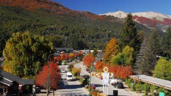 Vecinos de La Angostura pidieron explicaciones por los gastos de la política. Vecinos de La Angostura pidieron explicaciones por los gastos de la política.