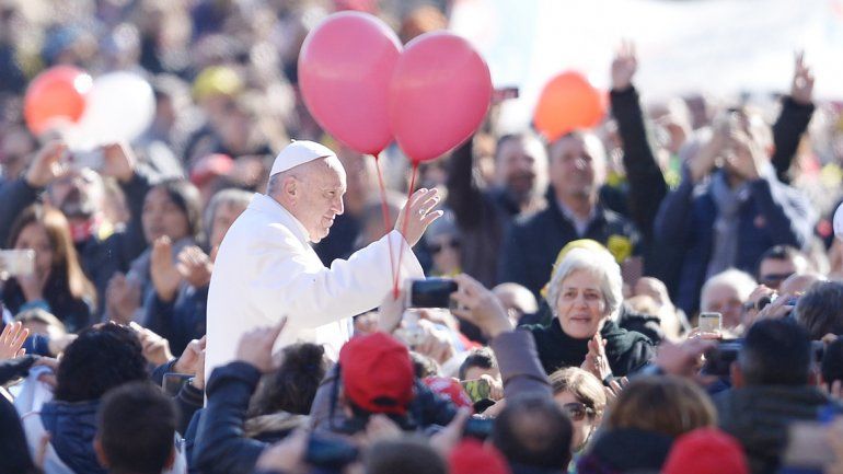 El sumo pontífice advirtió que comprometerse es aceptar una responsabilidad con alguien