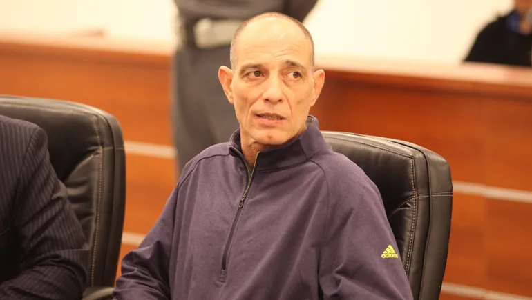 Jorge Alberto Falconi, condenado por el crimen del Ruso Auer, fue uno de los que lideró el motín en la alcaidía de la Quinta de Centenario. Jorge Alberto Falconi, condenado por el crimen del Ruso Auer, fue uno de los que lideró el motín en la alcaidía de la Quinta de Centenario.