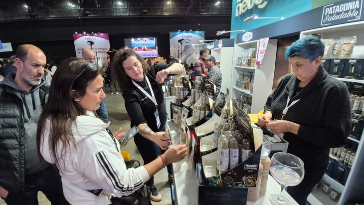 La comercialización se hace fundamentalmente en ferias y, desde 2020, a través de Tienda Nube. Foto: gentileza La comercialización se hace fundamentalmente en ferias y, desde 2020, a través de Tienda Nube. Foto: gentileza