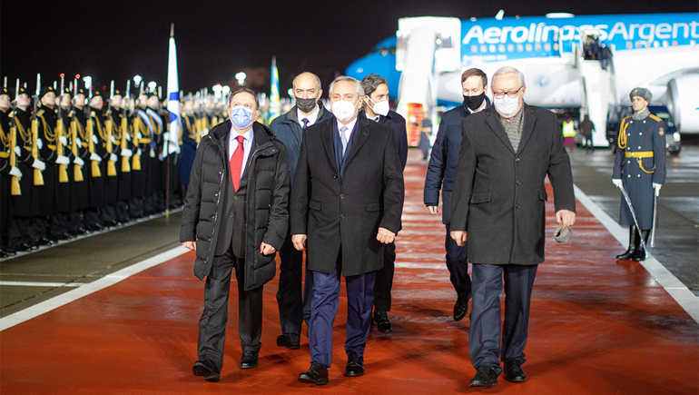 Alberto llegó a Moscú y se prepara para su reunión con Putin