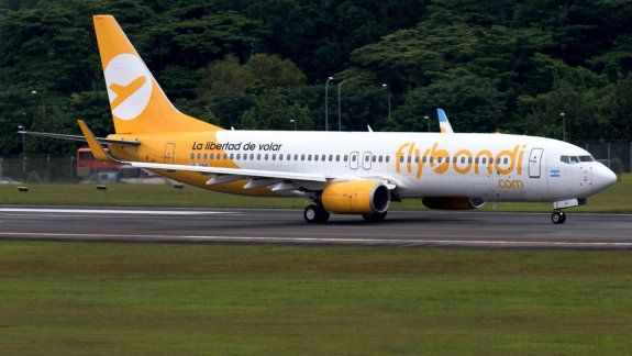 Presentan amparo contra la aerolínea Flybondi