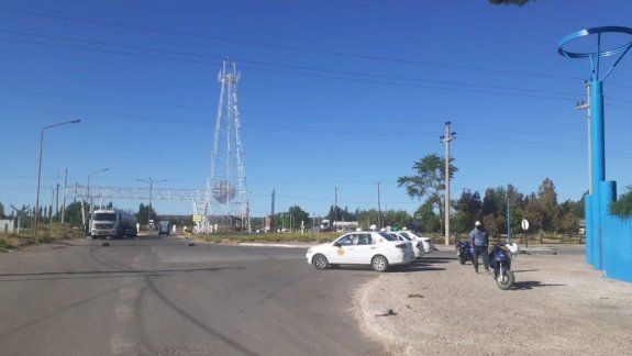 Desocupados bloquean la refinería de Plaza Huincul