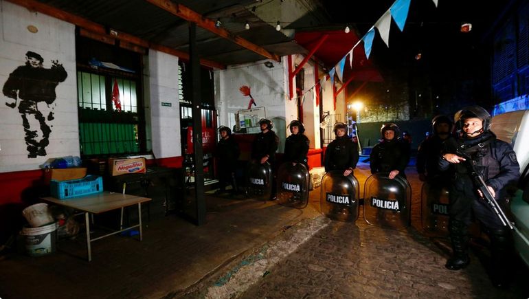 Desalojan en Palermo un espacio ocupado por una organización ligada a Grabois. Desalojan en Palermo un espacio ocupado por una organización ligada a Grabois.