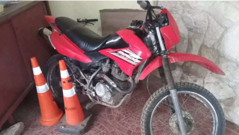 Insólito: adolescentes simulaban hacer controles policiales para robar