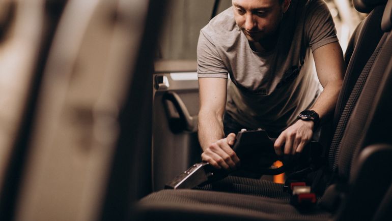 Esta técnica para limpiar el colchón se puede replicar dentro del auto. Foto: Freepik. Esta técnica para limpiar el colchón se puede replicar dentro del auto. Foto: Freepik.