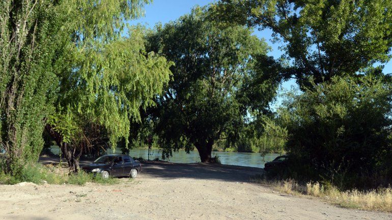 Los ladrones sorprendieron a la pareja en la zona de Tronador al fondo.
