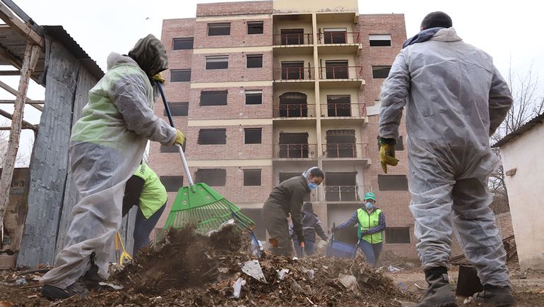 Como más de 30 acumuladores juntos: terminó la limpieza del aguantadero y se reveló el impactante volumen de basura retirado