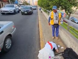 Ocurrió durante una caminata por Perú, cuando un comerciante se acercó a la streamer para ofrecerle productos Ocurrió durante una caminata por Perú, cuando un comerciante se acercó a la streamer para ofrecerle productos