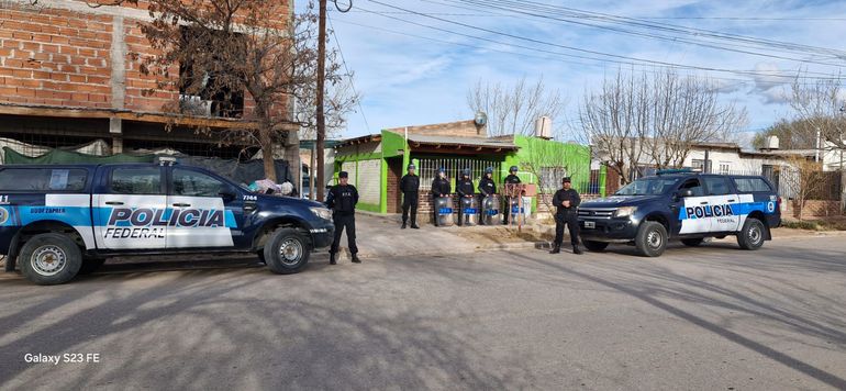Ninja blanco: La federal desarticuló kioscos narco en Rincón de los Sauces