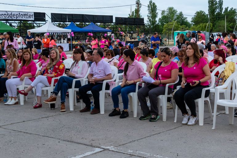 Cierre de Octubre Rosa en Plottier. Cierre de Octubre Rosa en Plottier.