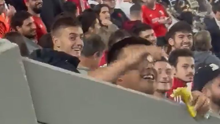 Otro problema en la tribuna de River: por un gesto racista buscan a un hincha