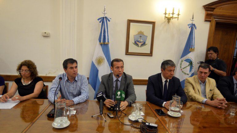 El gobernador participó ayer de un acto en la Casa de Gobierno junto con intendentes de toda la provincia.