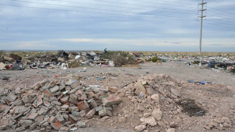 Muchos lugares se convierten en microbasurales en cuestión de minutos