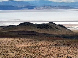 El triángulo del litio —Argentina, Bolivia y Chile— concentra más del 50% de las reservas mundiales conocidas. El triángulo del litio —Argentina, Bolivia y Chile— concentra más del 50% de las reservas mundiales conocidas.