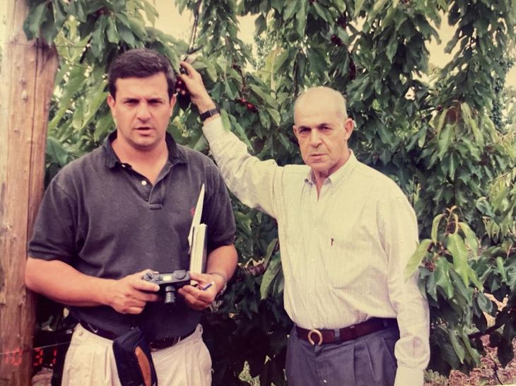 Carlos junto a su padre, Manuel Enríquez. Foto: gentileza Carlos Enríquez. Carlos junto a su padre, Manuel Enríquez. Foto: gentileza Carlos Enríquez.