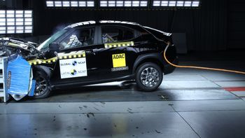 La prueba de choque del Citroën Basalt en LatinNCAP. La prueba de choque del Citroën Basalt en LatinNCAP.